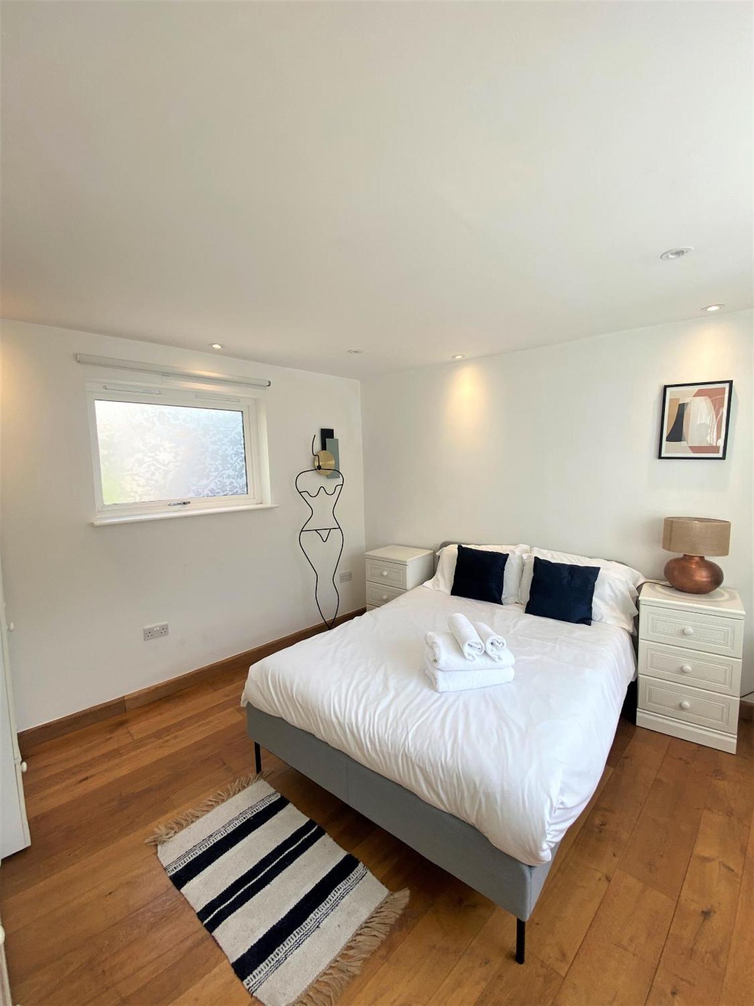 Prime Location! Detached Clifton Home With Parking Bristol Exterior photo