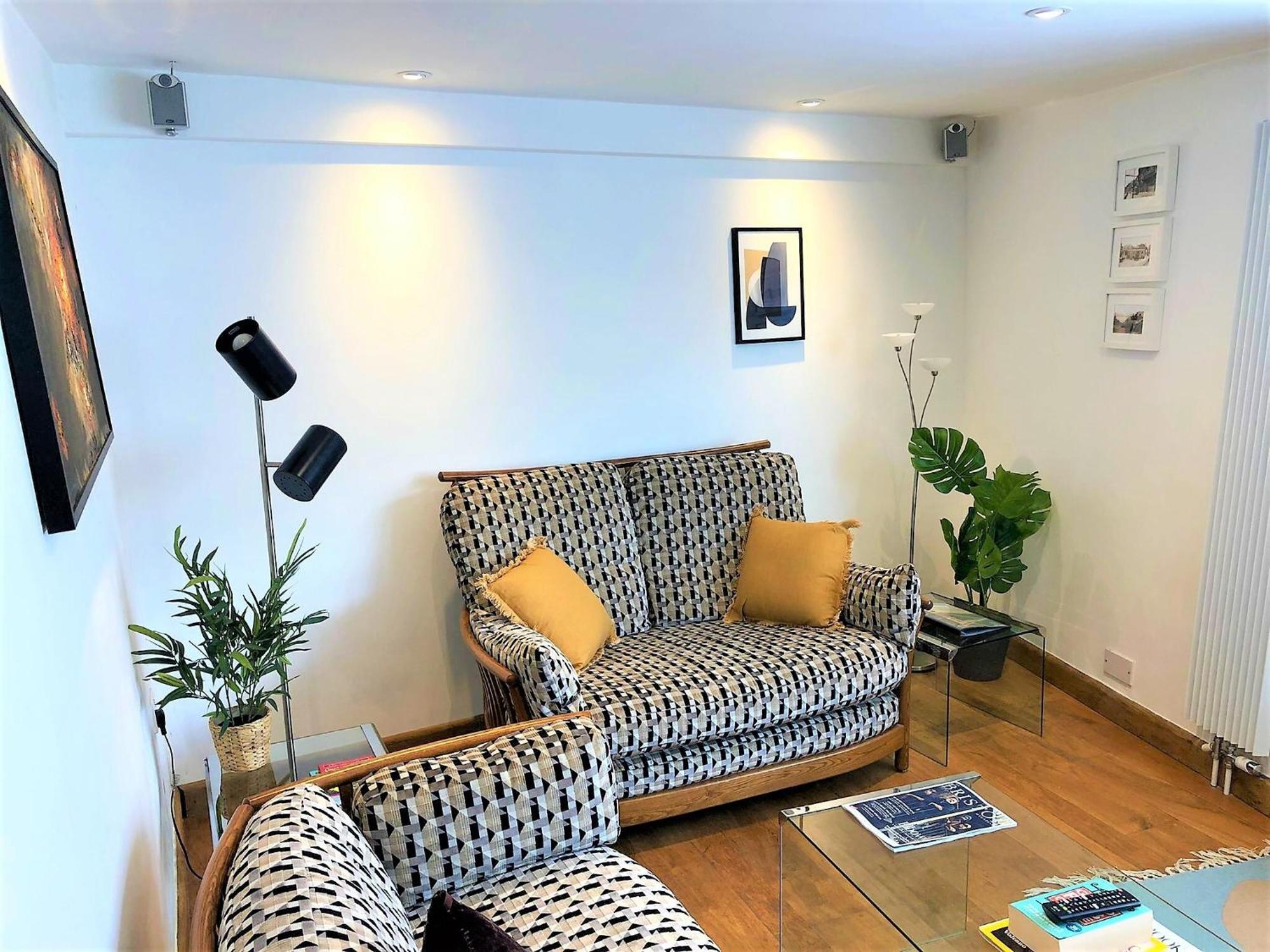 Prime Location! Detached Clifton Home With Parking Bristol Exterior photo