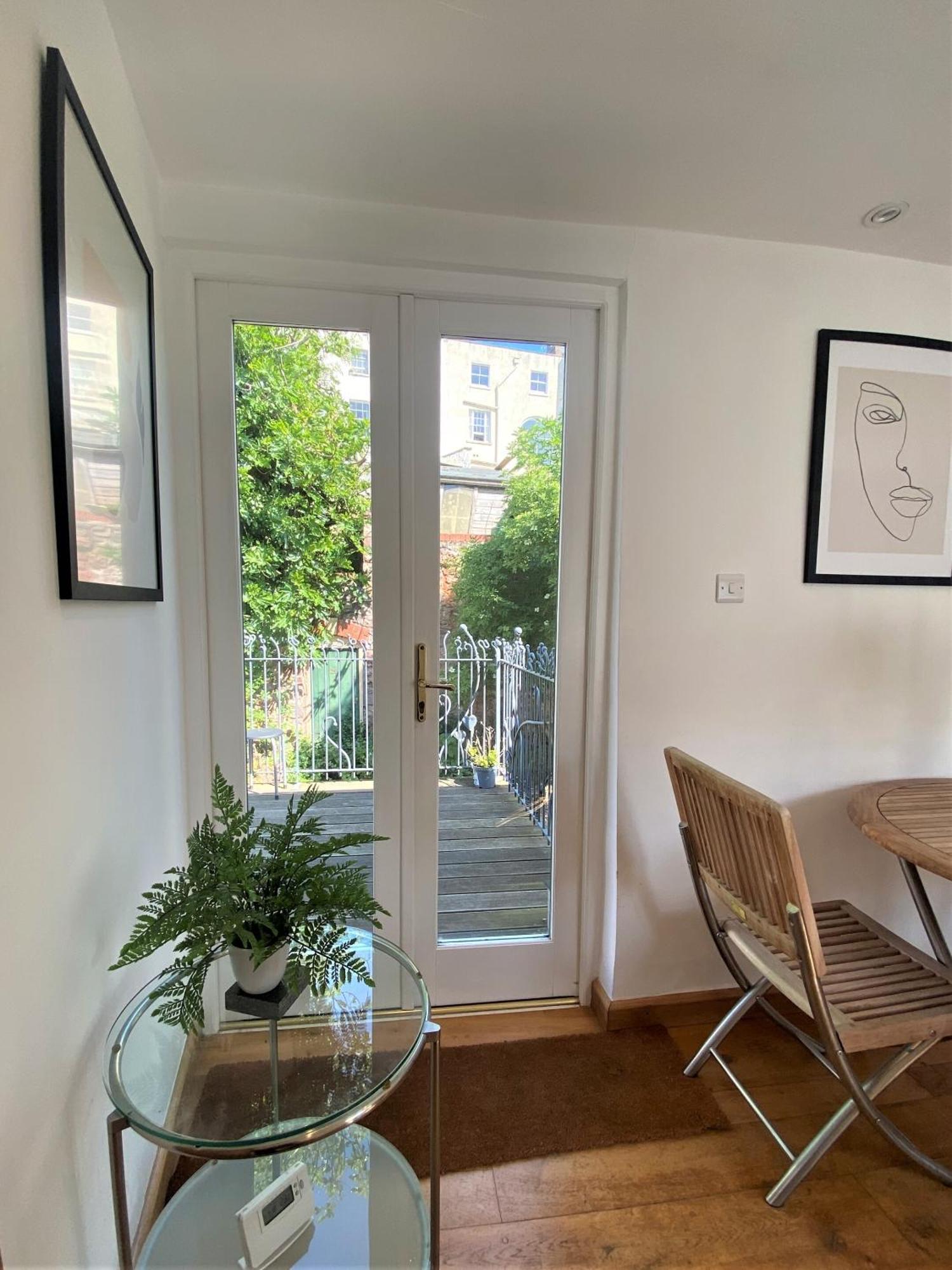Prime Location! Detached Clifton Home With Parking Bristol Exterior photo